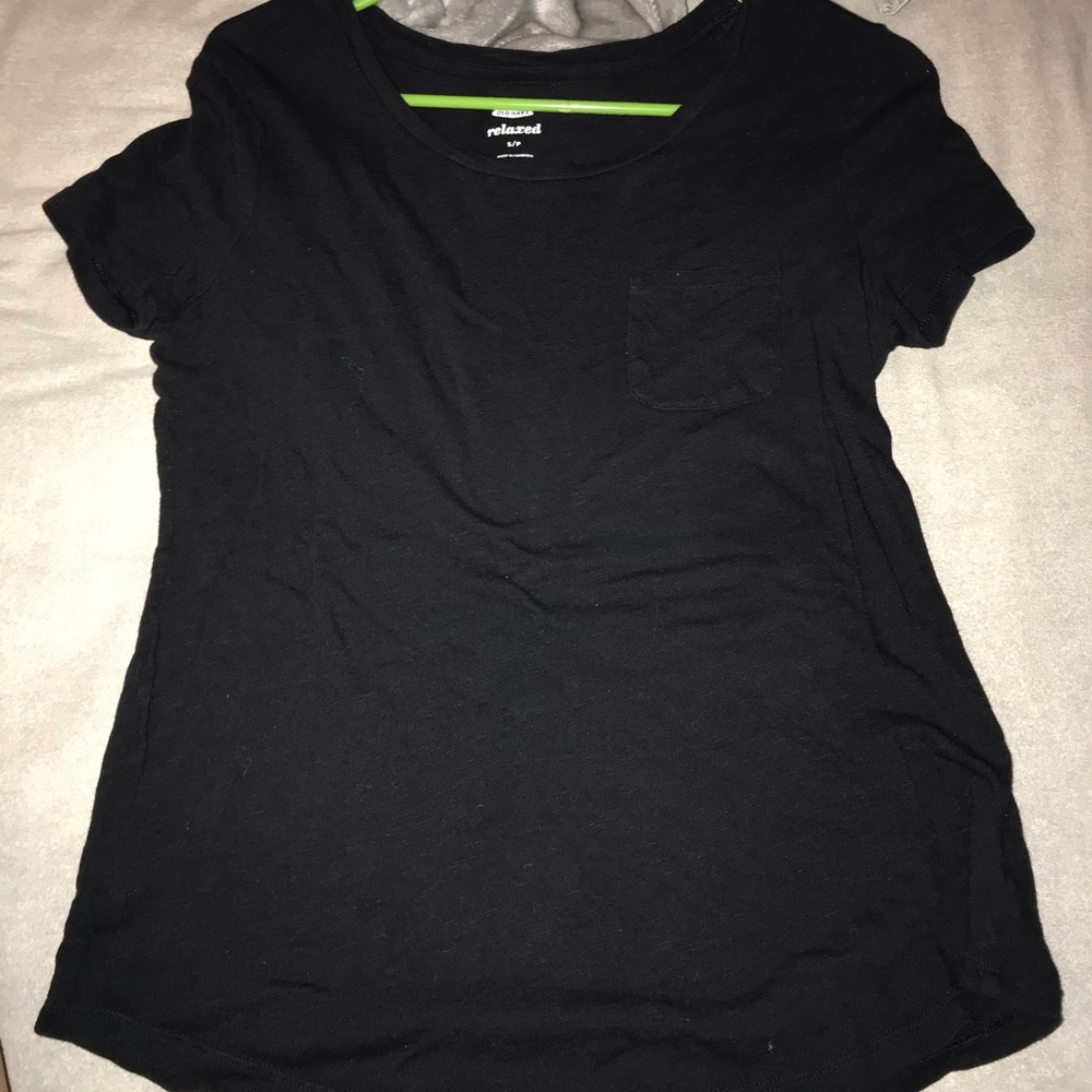 Black pocket tee